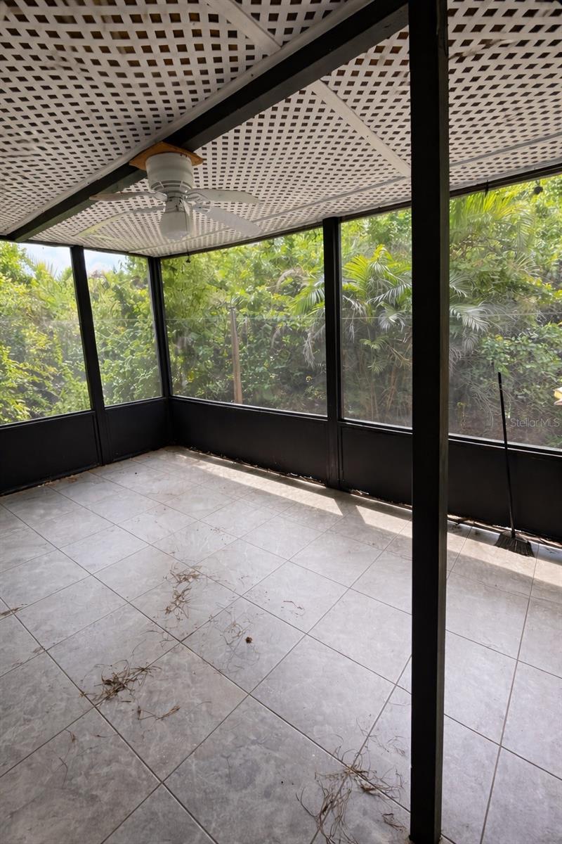 Image 13 of 14 For 913 Tropical Circle Nw