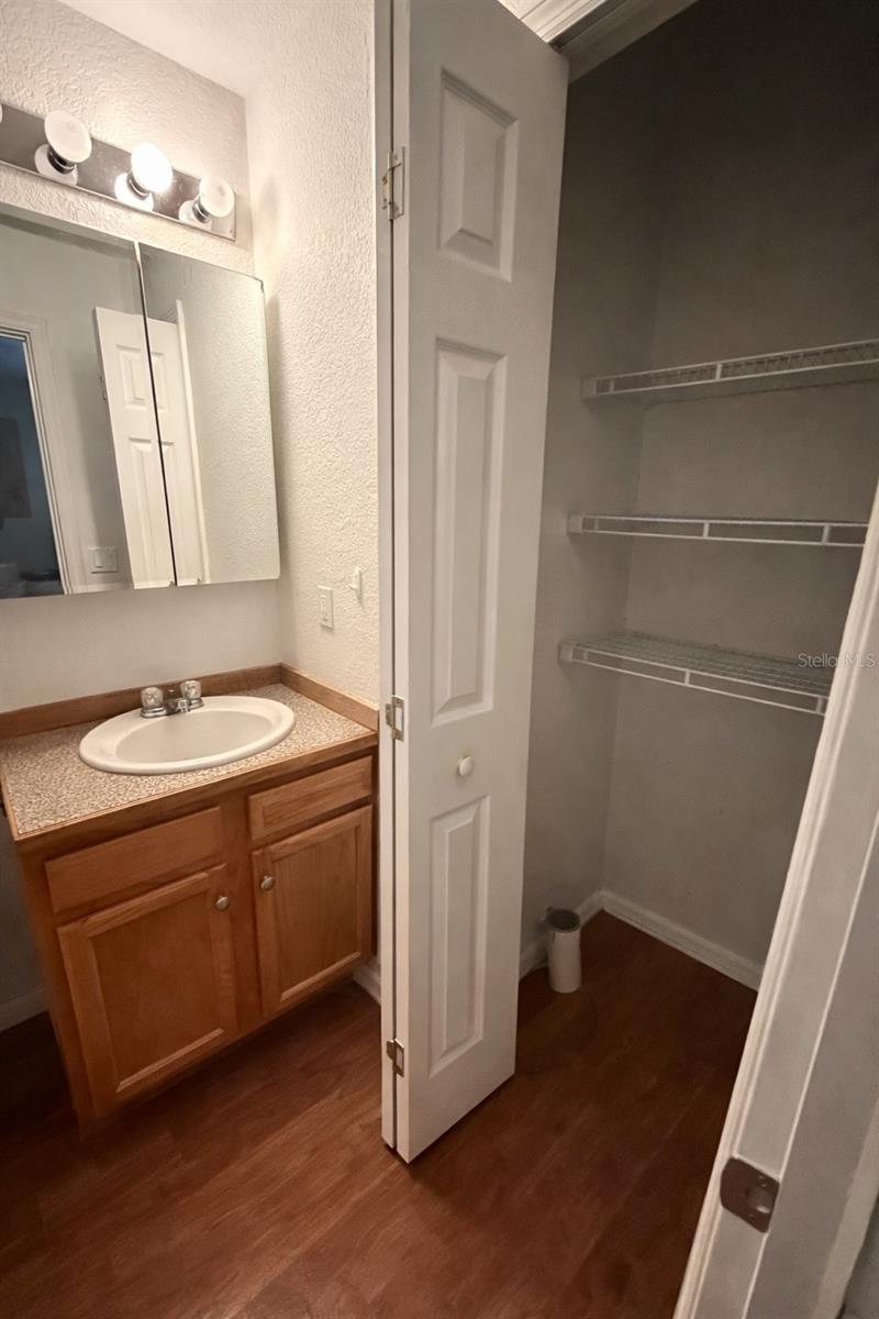 Image 14 of 14 For 913 Tropical Circle Nw