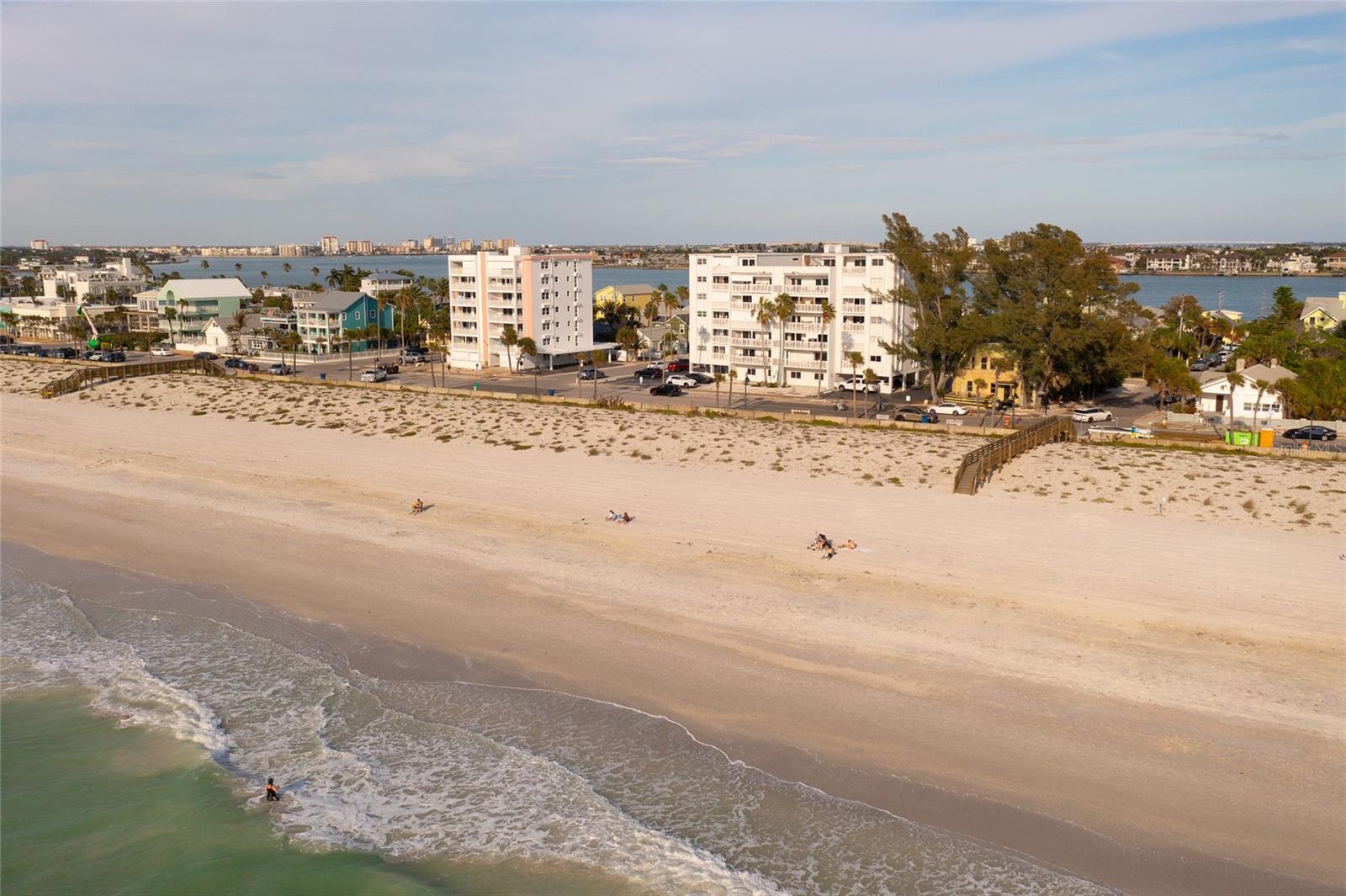 Image 14 of 20 For 403 Gulf Way 304