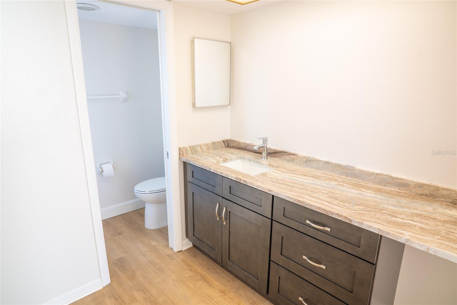 Image 6 of 20 For 403 Gulf Way 304