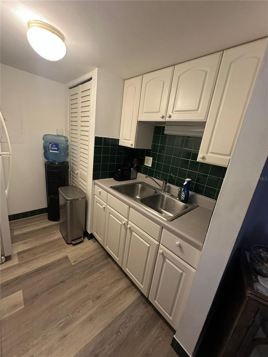 Image 10 of 23 For 1084 82nd Terrace N 1084e