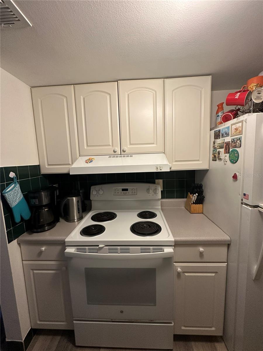 Image 11 of 23 For 1084 82nd Terrace N 1084e