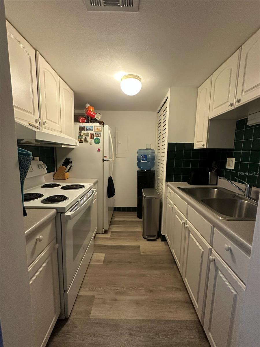 Image 8 of 23 For 1084 82nd Terrace N 1084e