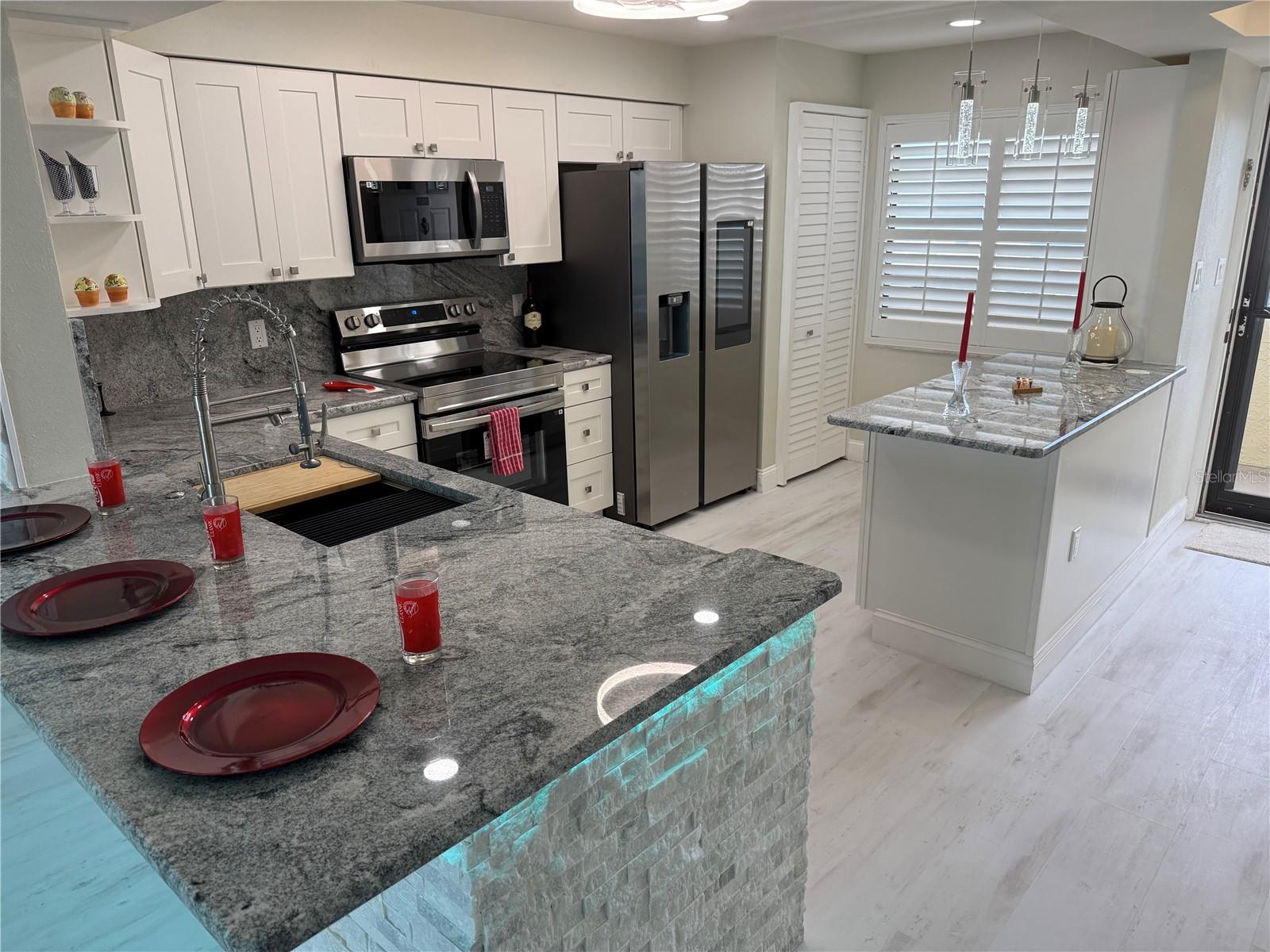 Image 14 of 100 For 2530 Gary Circle 802