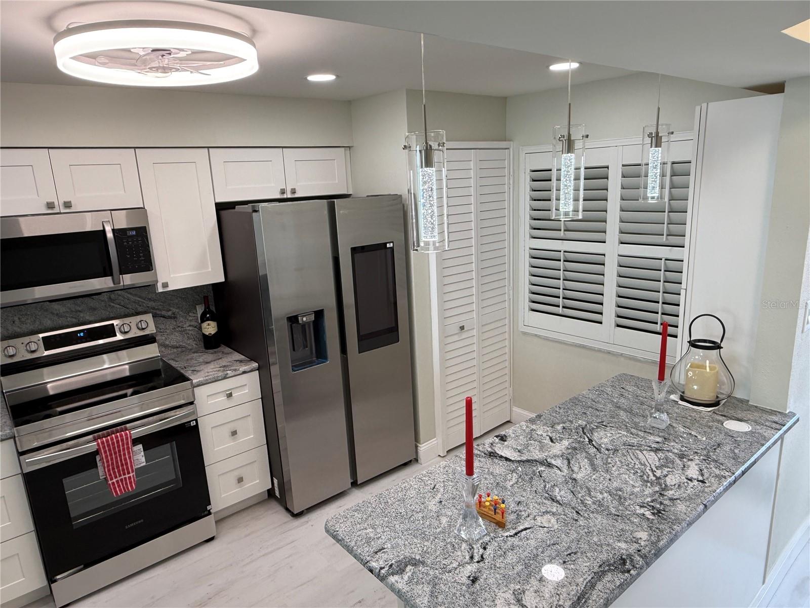 Image 18 of 100 For 2530 Gary Circle 802