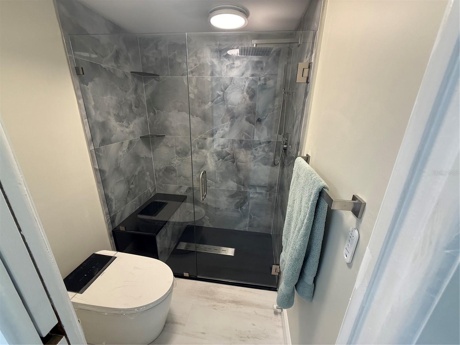 Image 43 of 100 For 2530 Gary Circle 802