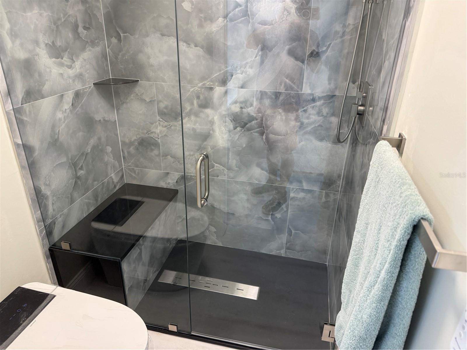 Image 44 of 100 For 2530 Gary Circle 802