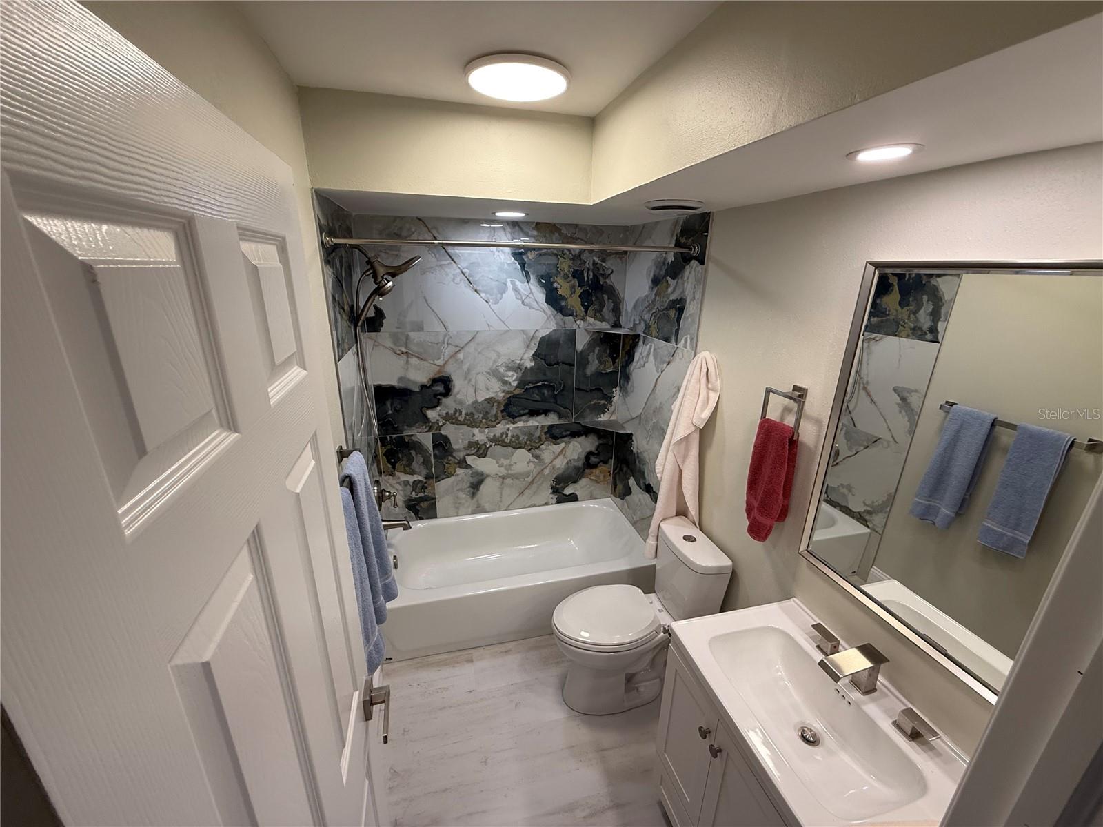 Image 54 of 100 For 2530 Gary Circle 802