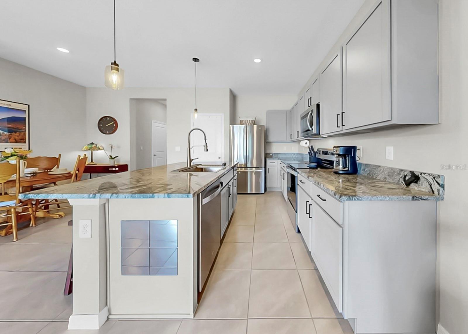 Image 12 of 35 For 263 Mangrove Shade Circle