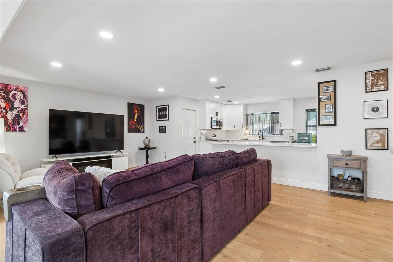 Image 10 of 56 For 1850 Lombardy Drive