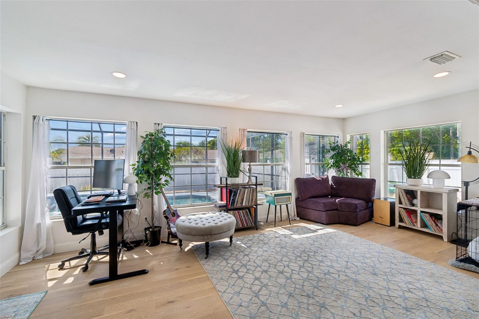 Image 15 of 56 For 1850 Lombardy Drive