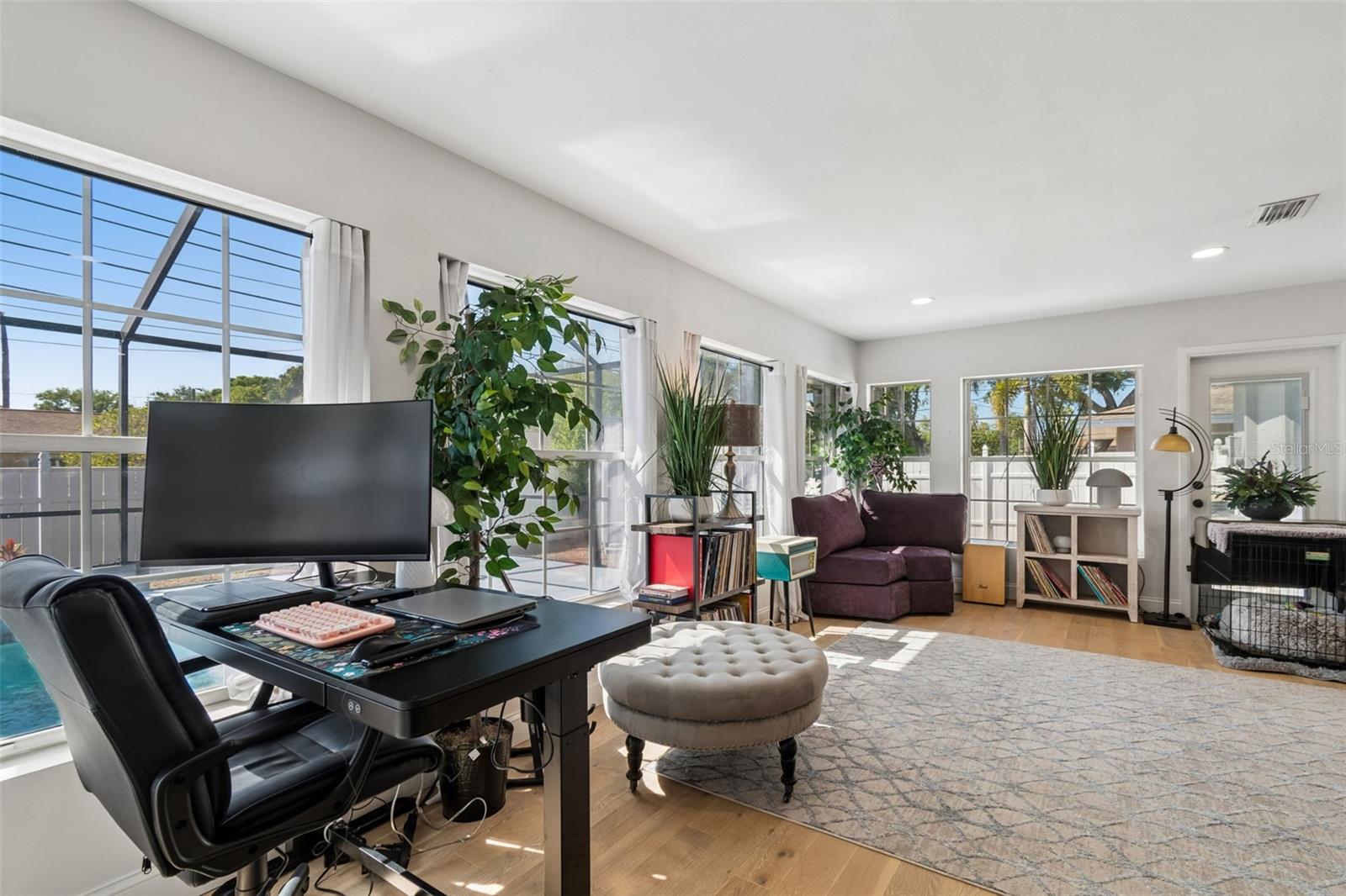 Image 17 of 56 For 1850 Lombardy Drive