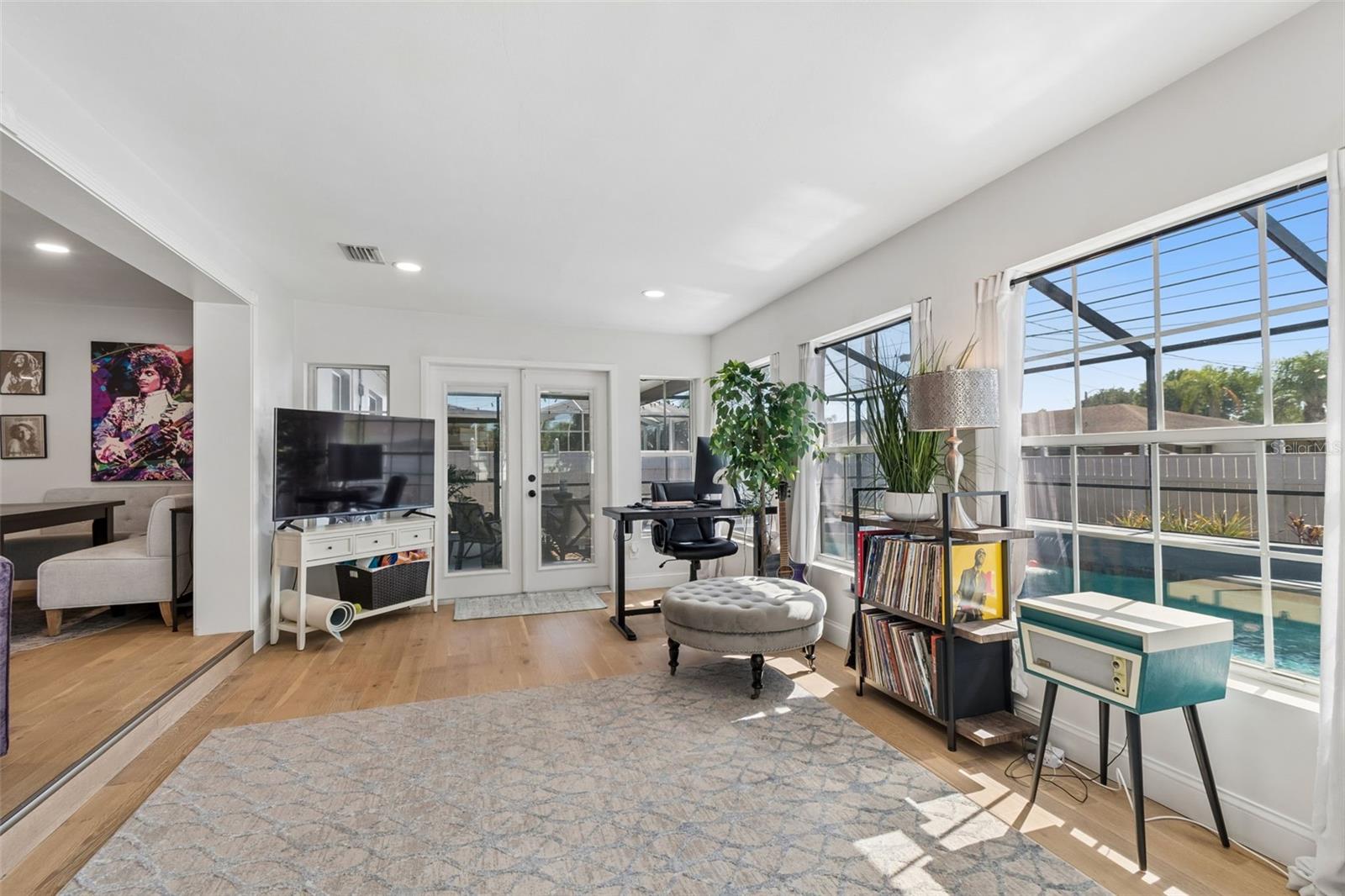 Image 18 of 56 For 1850 Lombardy Drive