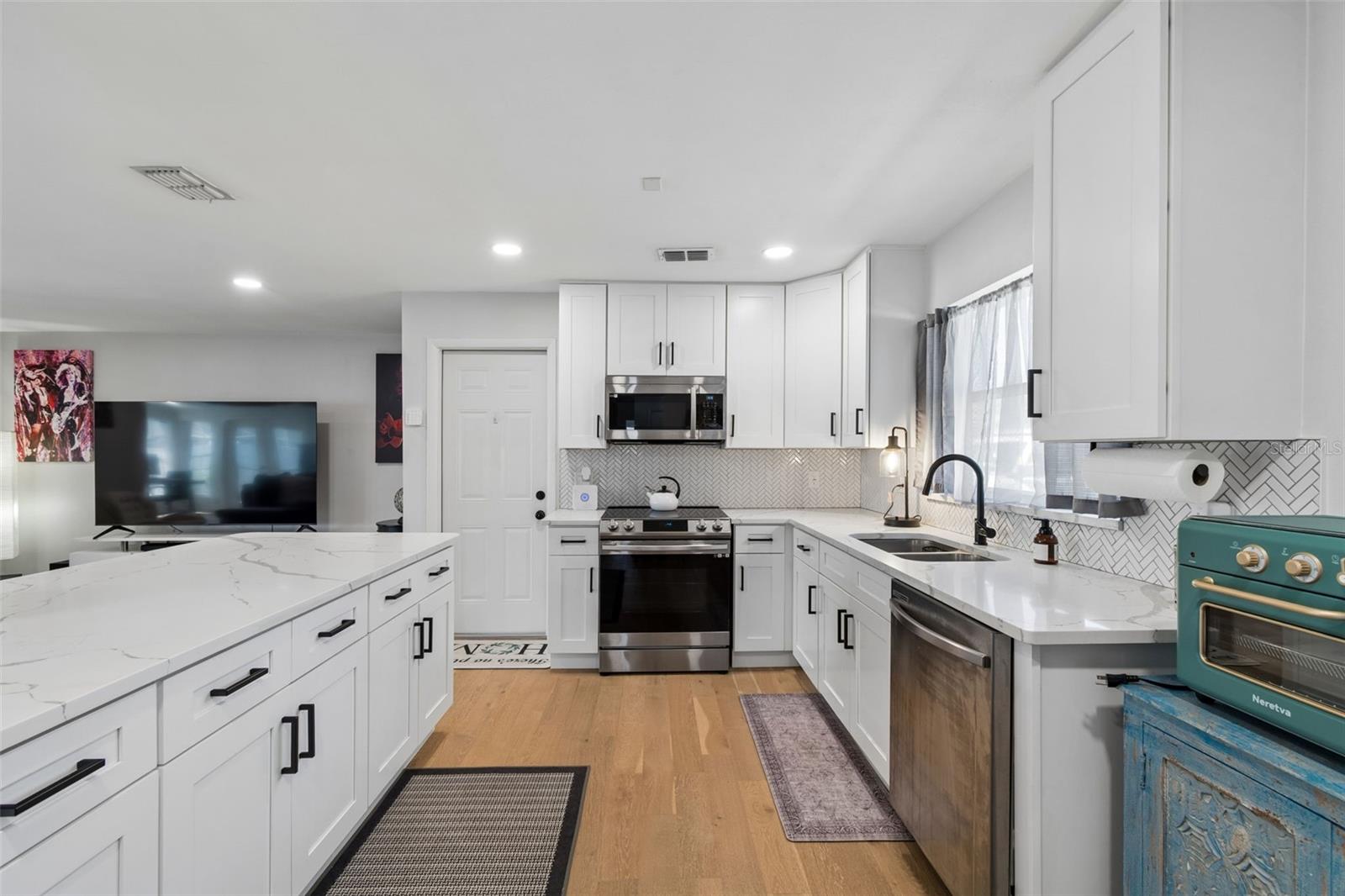 Image 20 of 56 For 1850 Lombardy Drive