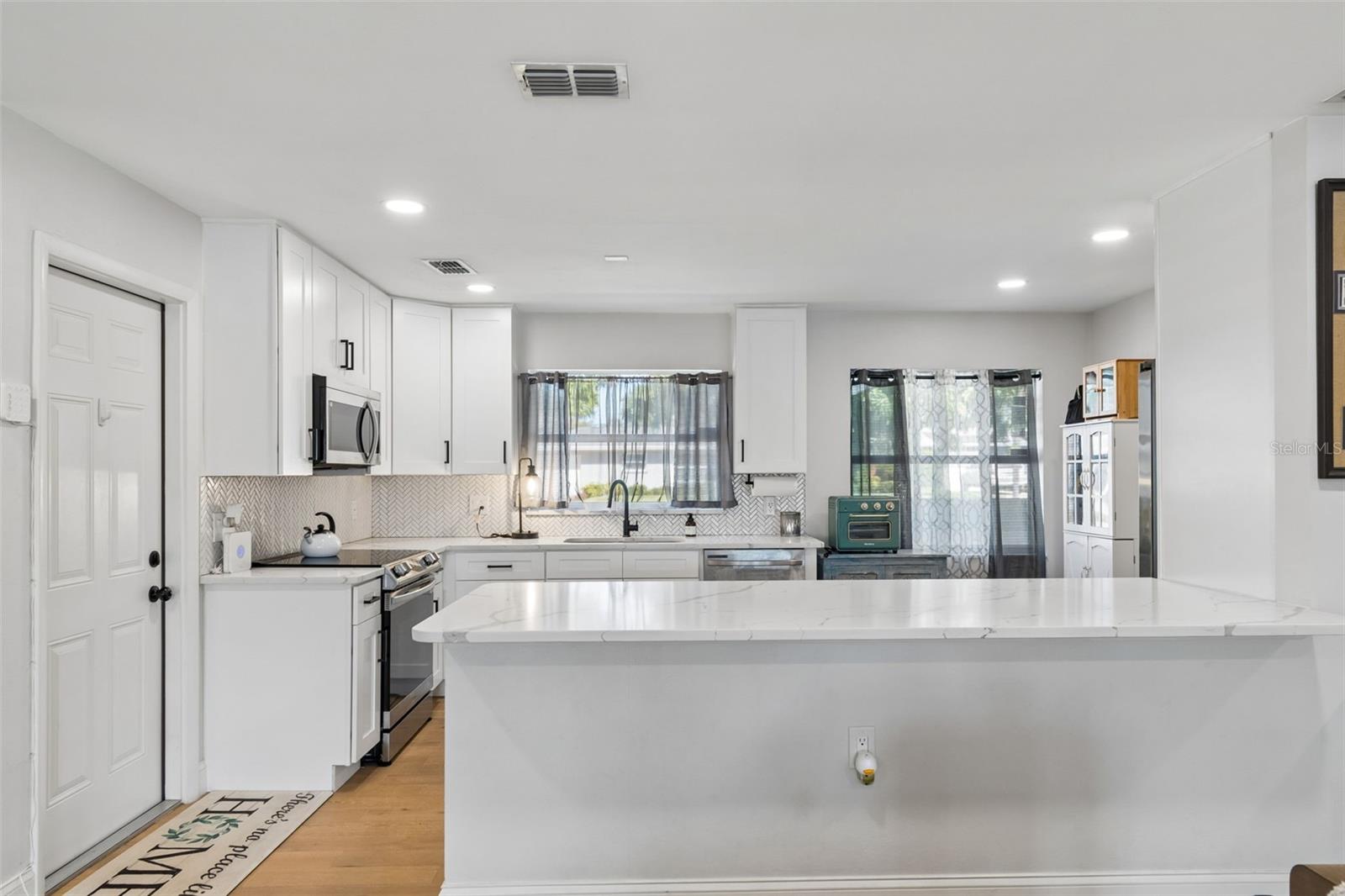 Image 23 of 56 For 1850 Lombardy Drive