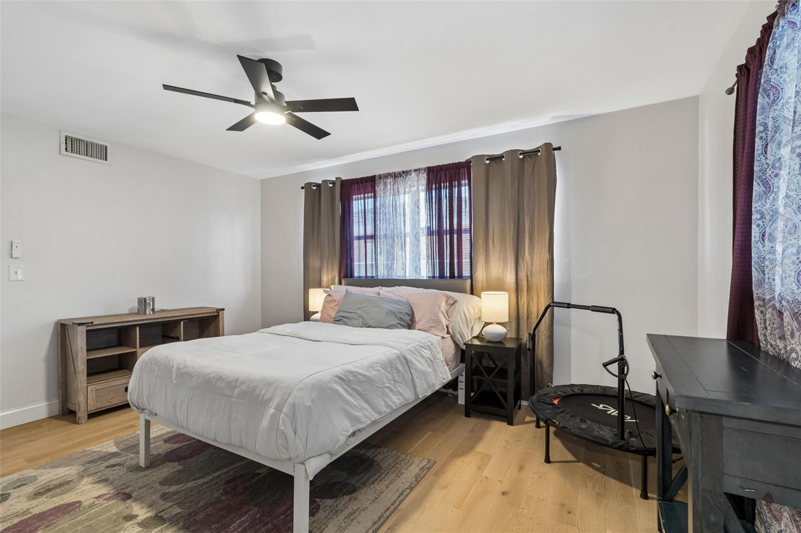 Image 26 of 56 For 1850 Lombardy Drive