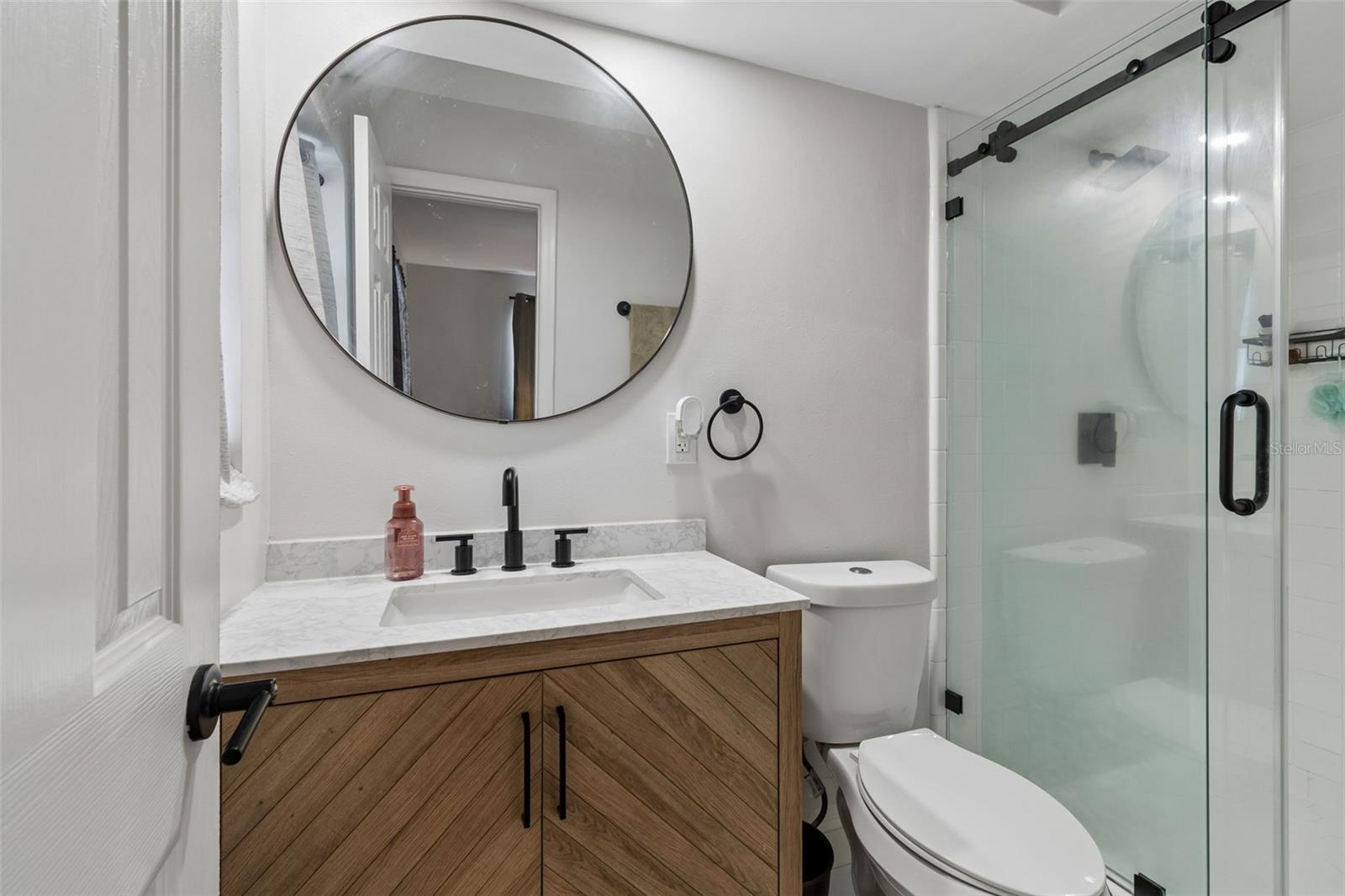 Image 27 of 56 For 1850 Lombardy Drive