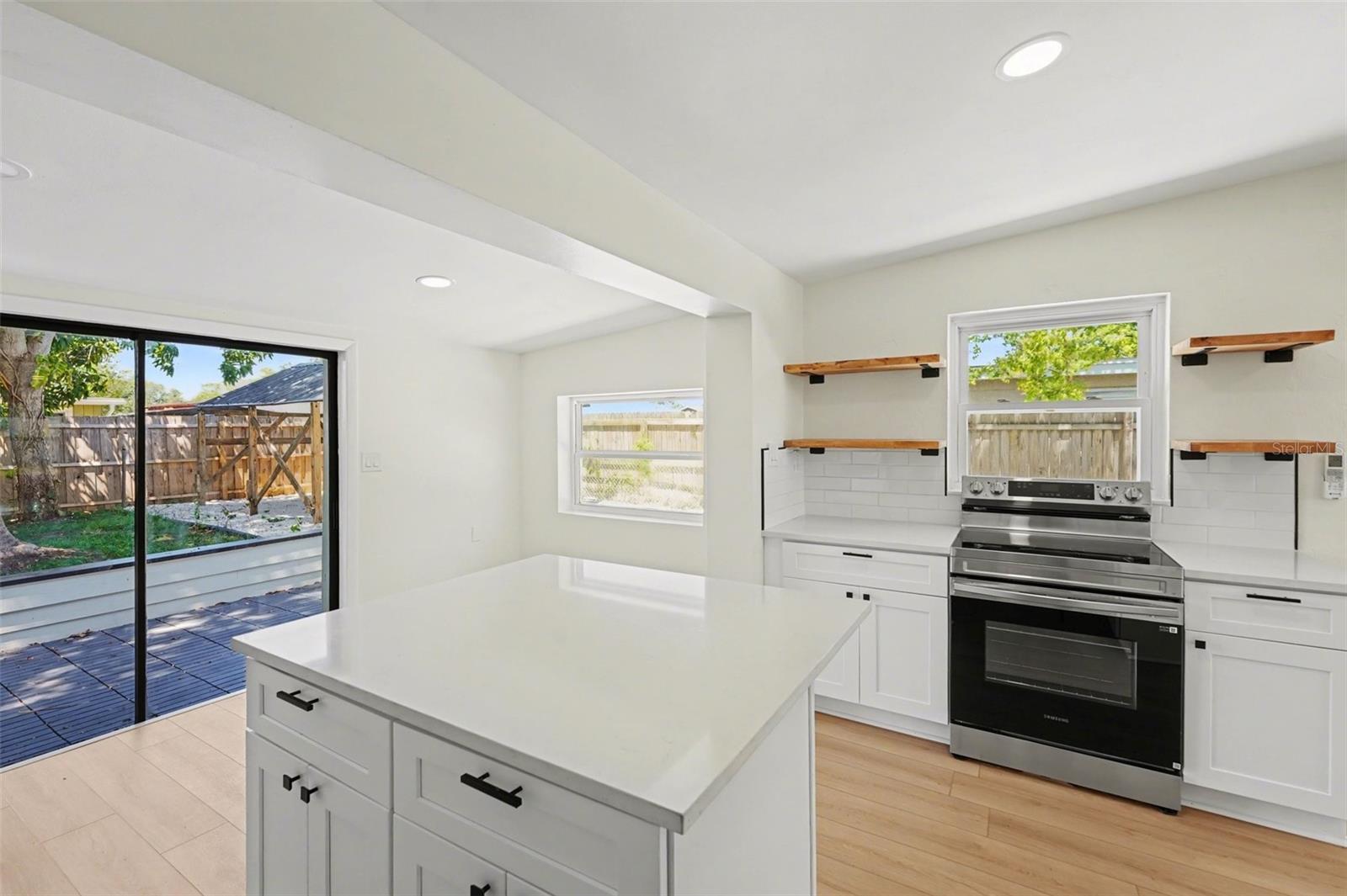 Image 10 of 35 For 9482 Crestview Street