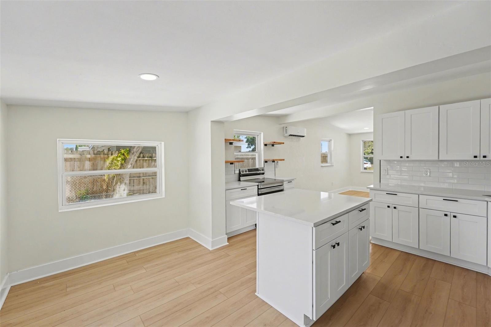 Image 14 of 35 For 9482 Crestview Street