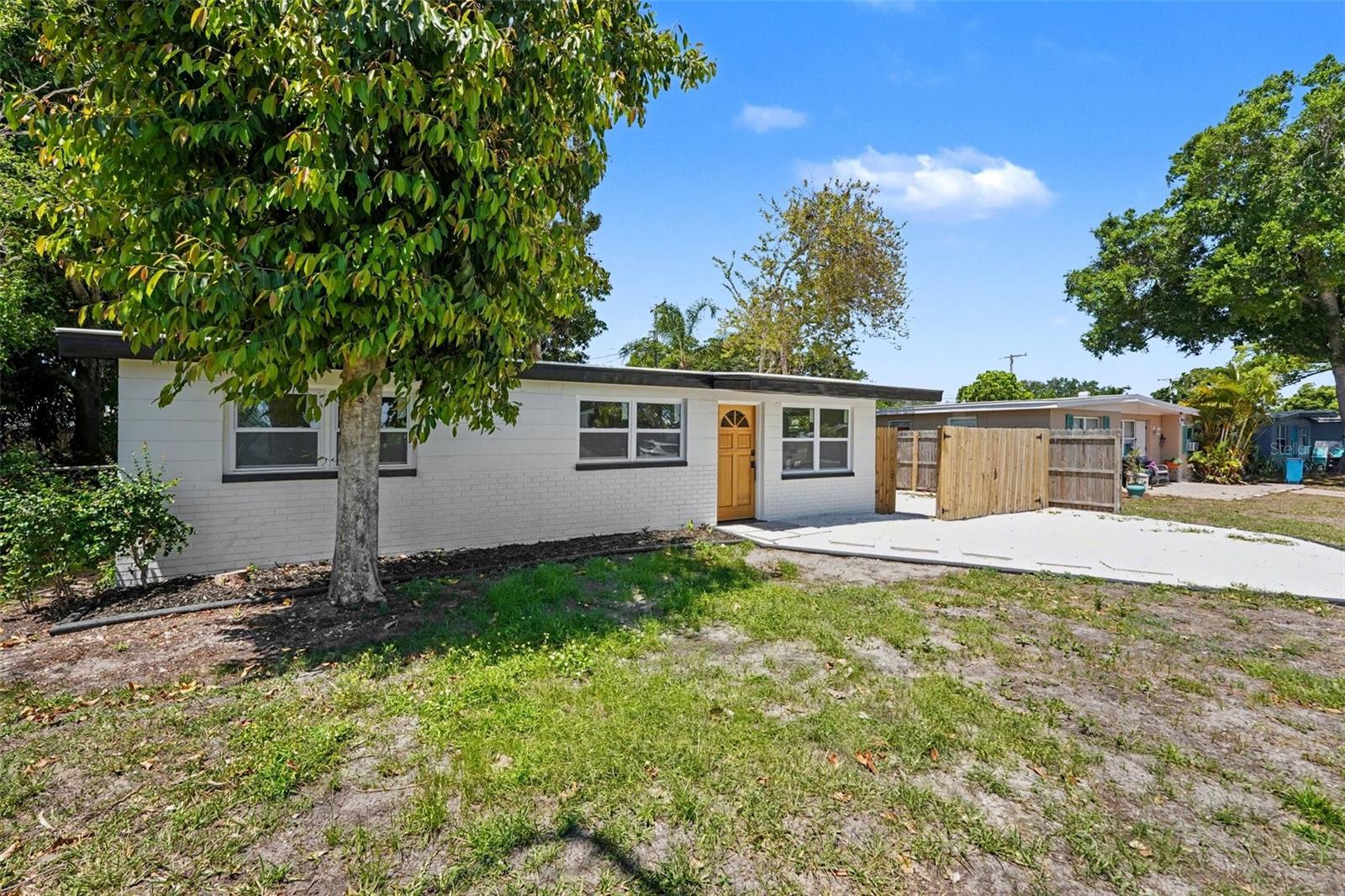 Image 2 of 35 For 9482 Crestview Street