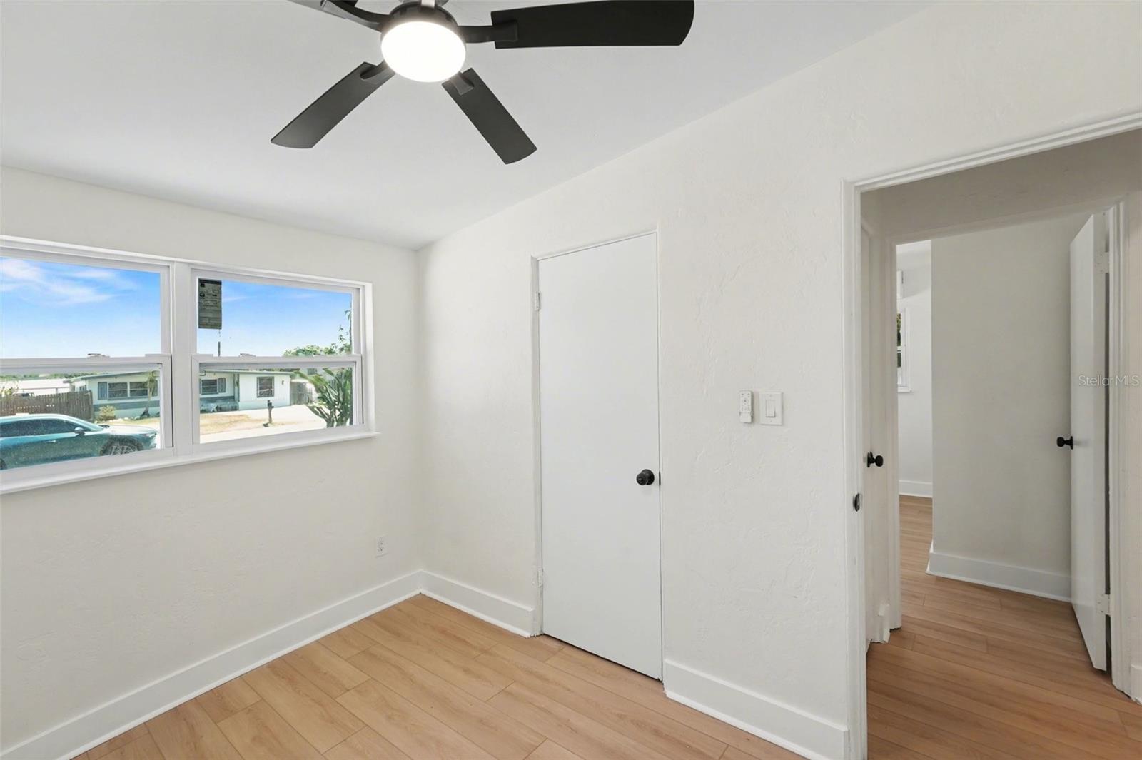 Image 23 of 35 For 9482 Crestview Street