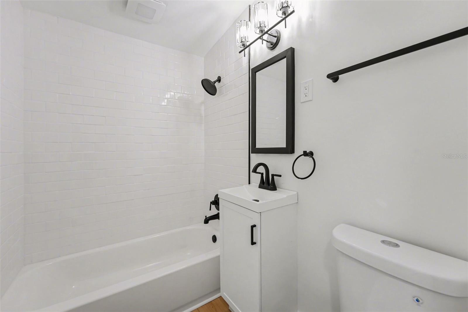 Image 25 of 35 For 9482 Crestview Street