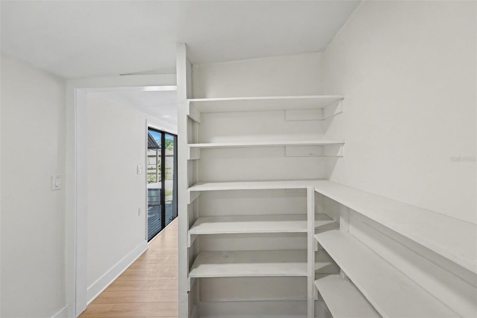 Image 27 of 35 For 9482 Crestview Street