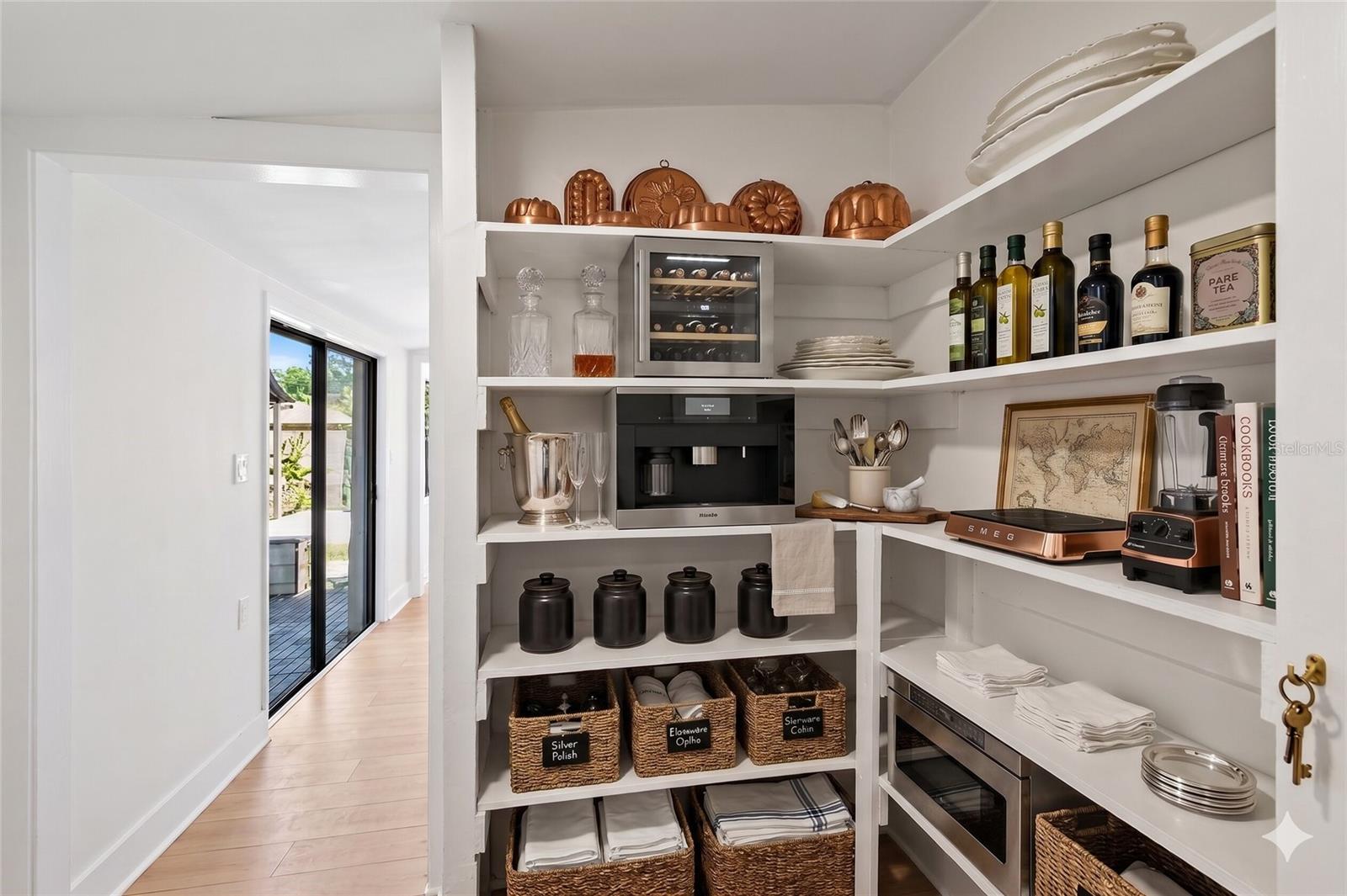 Image 28 of 35 For 9482 Crestview Street