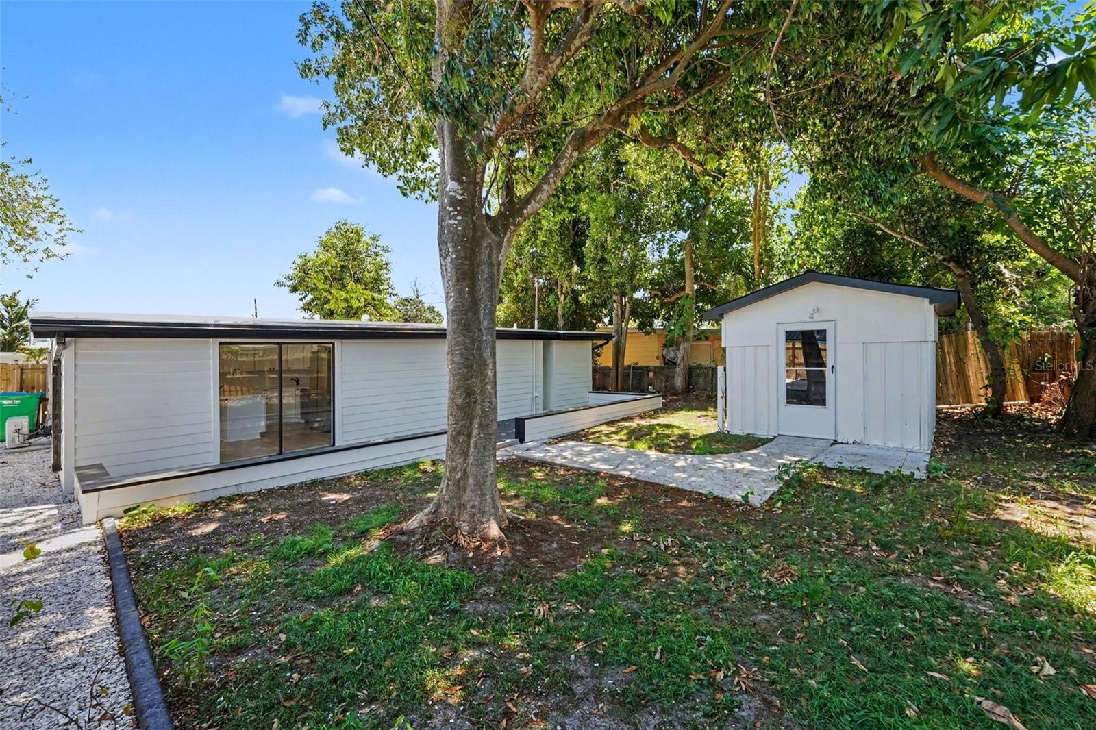 Image 32 of 35 For 9482 Crestview Street