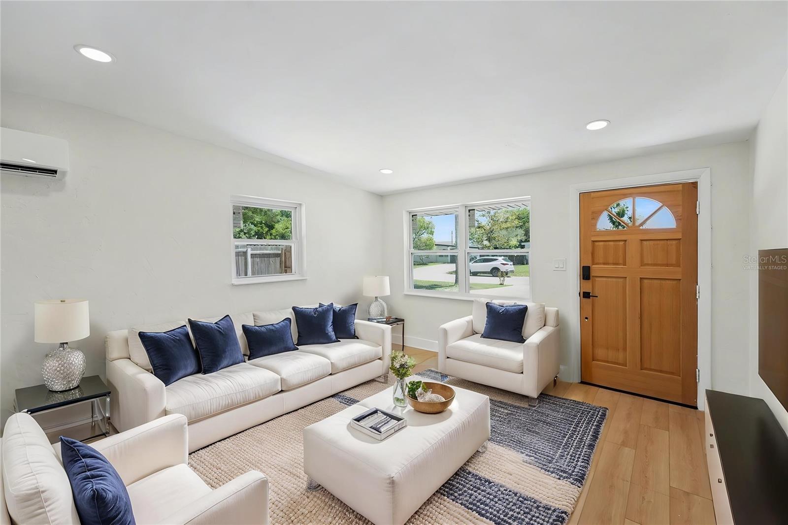 Image 5 of 35 For 9482 Crestview Street