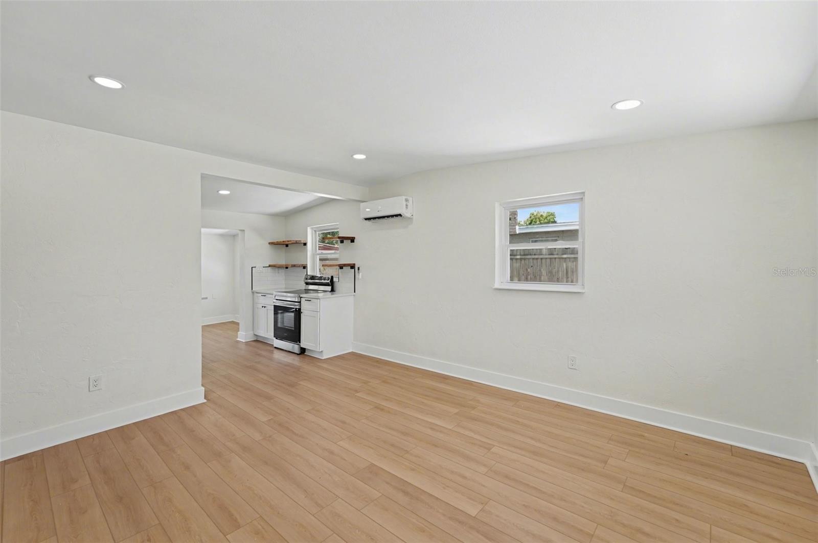 Image 7 of 35 For 9482 Crestview Street