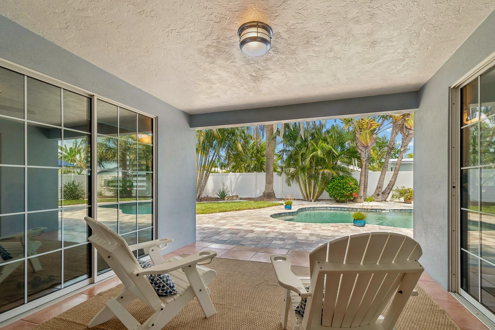 Listing photo id 18 for 230 Julia Circle