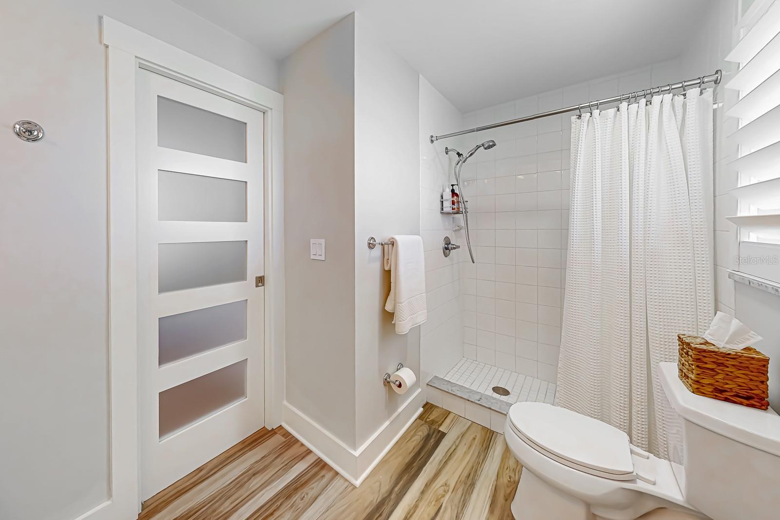 Listing photo id 22 for 230 Julia Circle