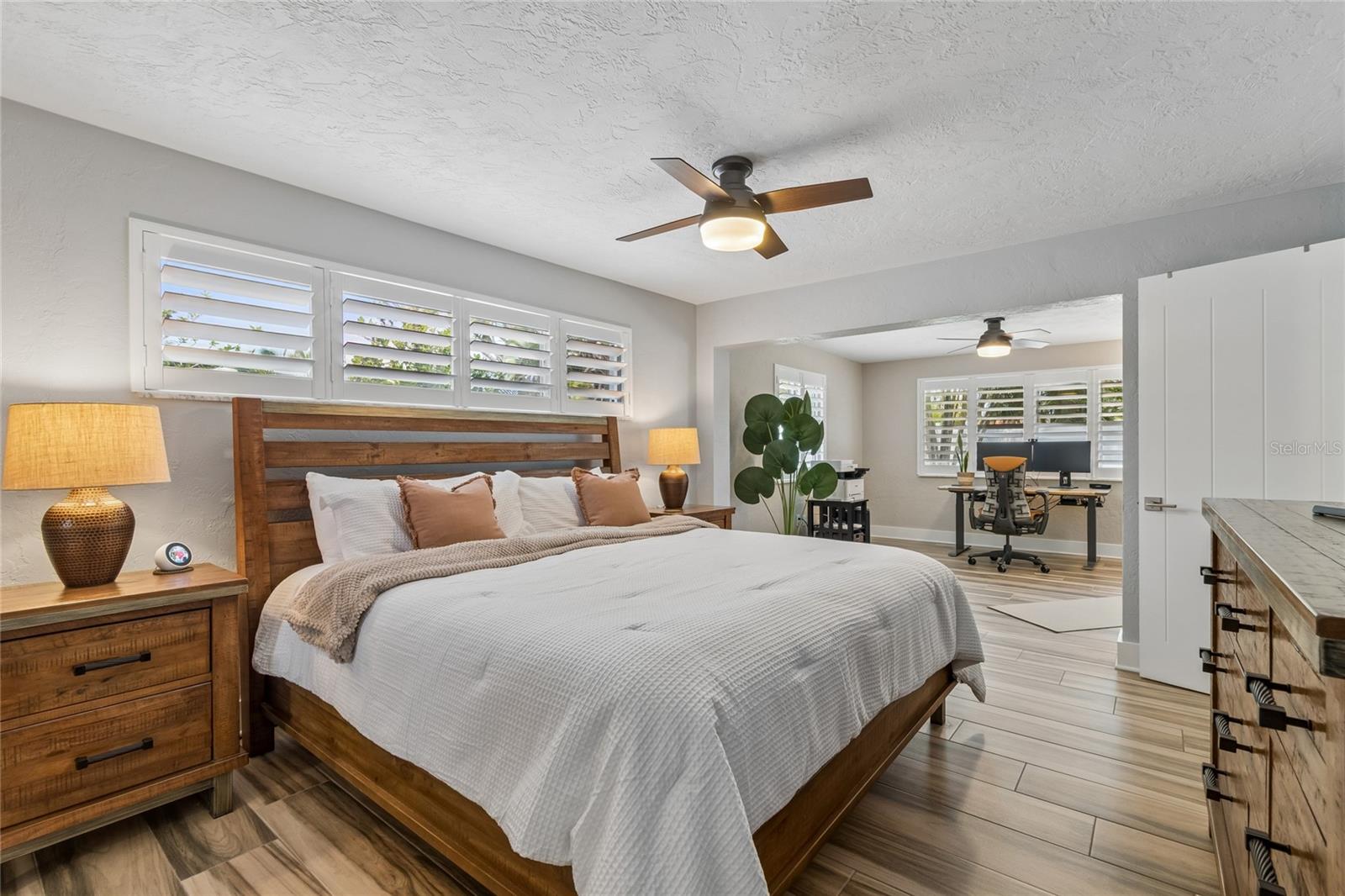 Listing photo id 23 for 230 Julia Circle