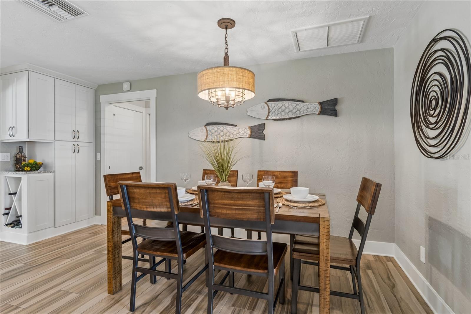 Listing photo id 26 for 230 Julia Circle