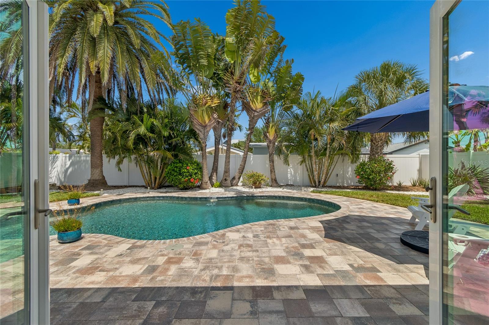 Listing photo id 1 for 230 Julia Circle