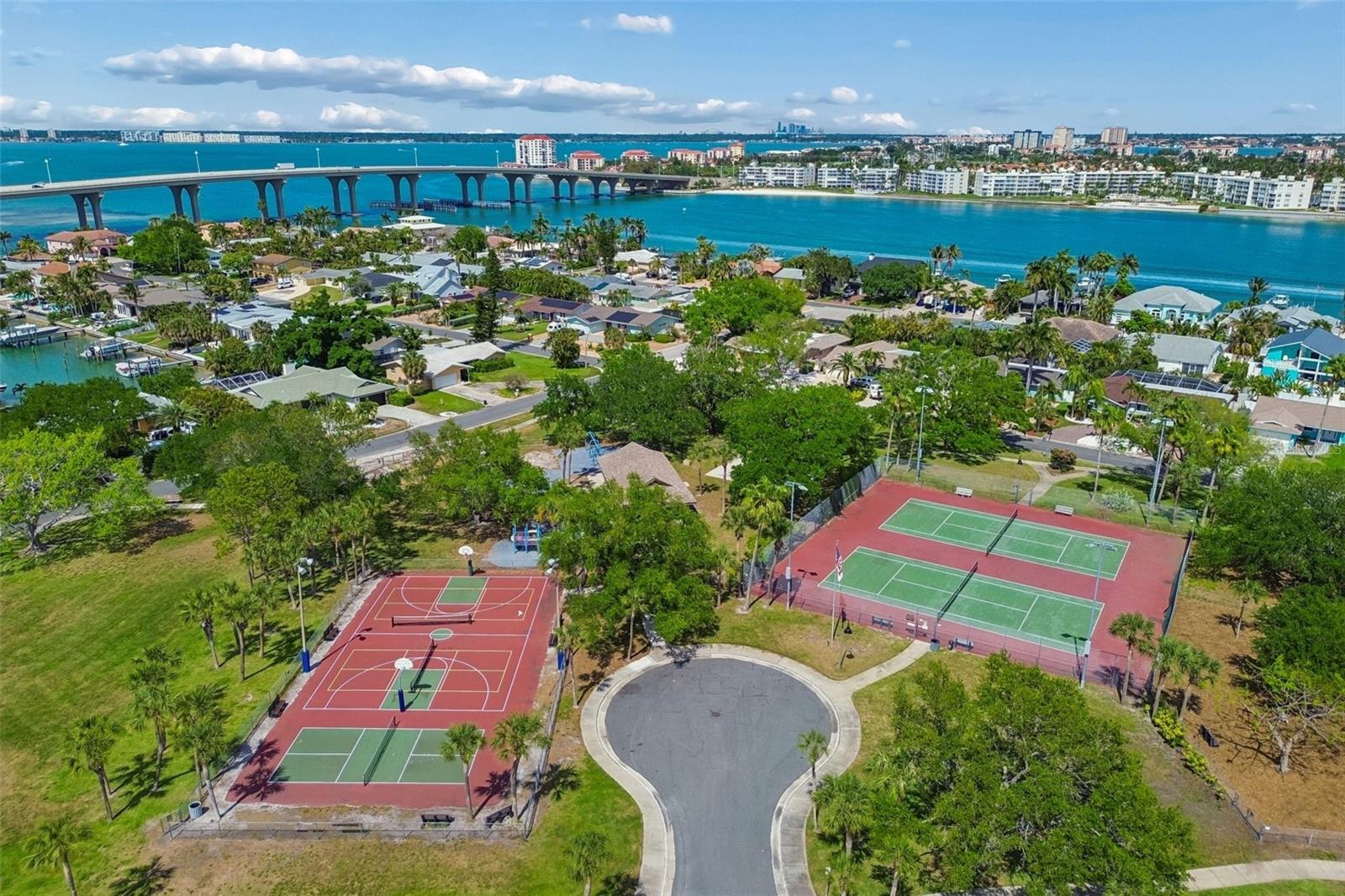 Listing photo id 33 for 230 Julia Circle