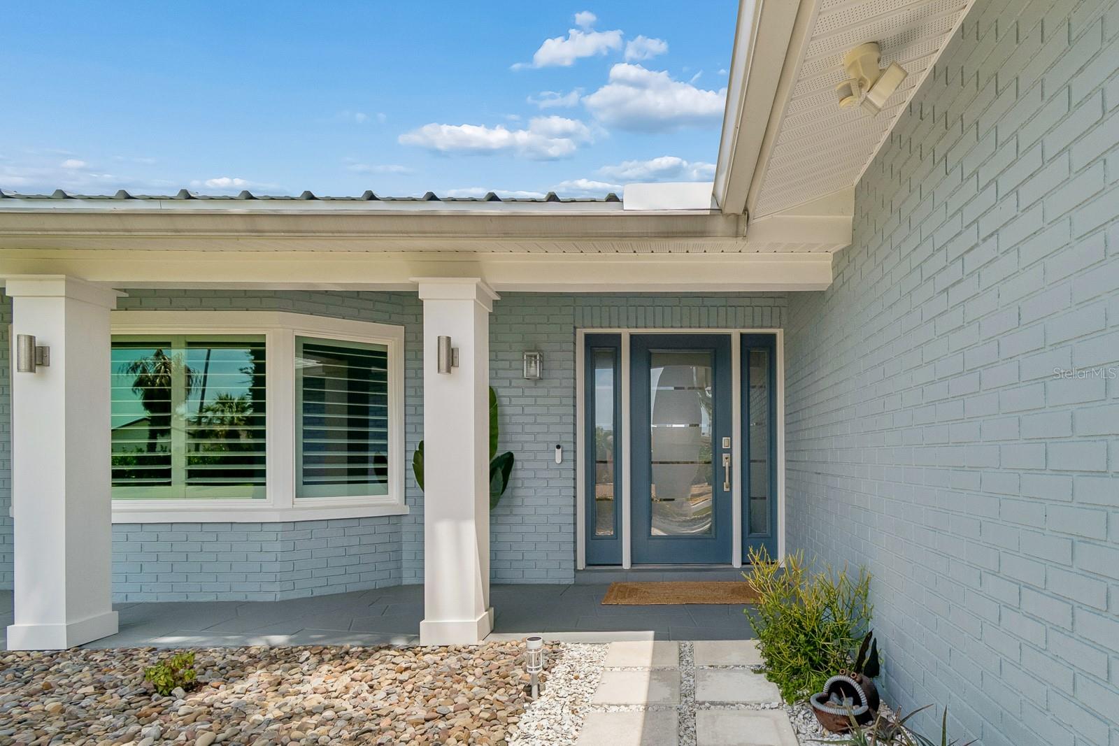 Listing photo id 4 for 230 Julia Circle