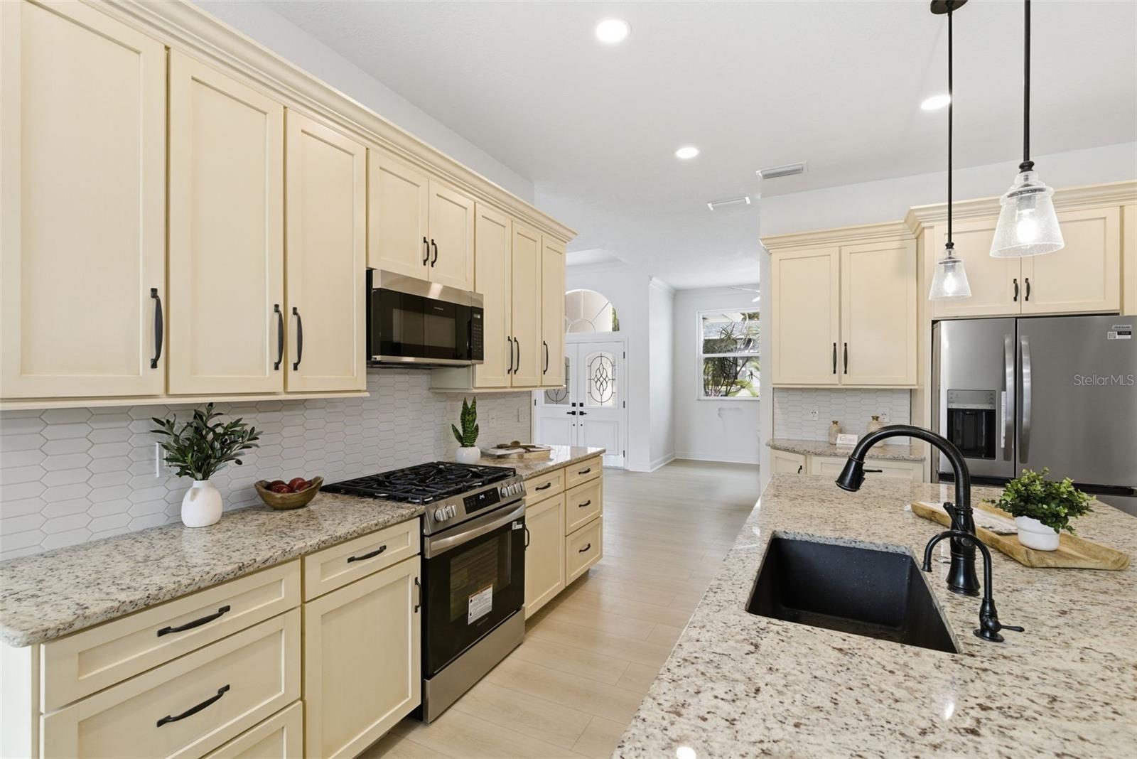 Image 9 of 39 For 606 Tomoka Drive