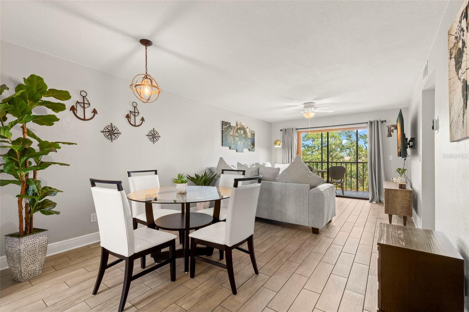 Image 4 of 26 For 5817 Park Street N 406