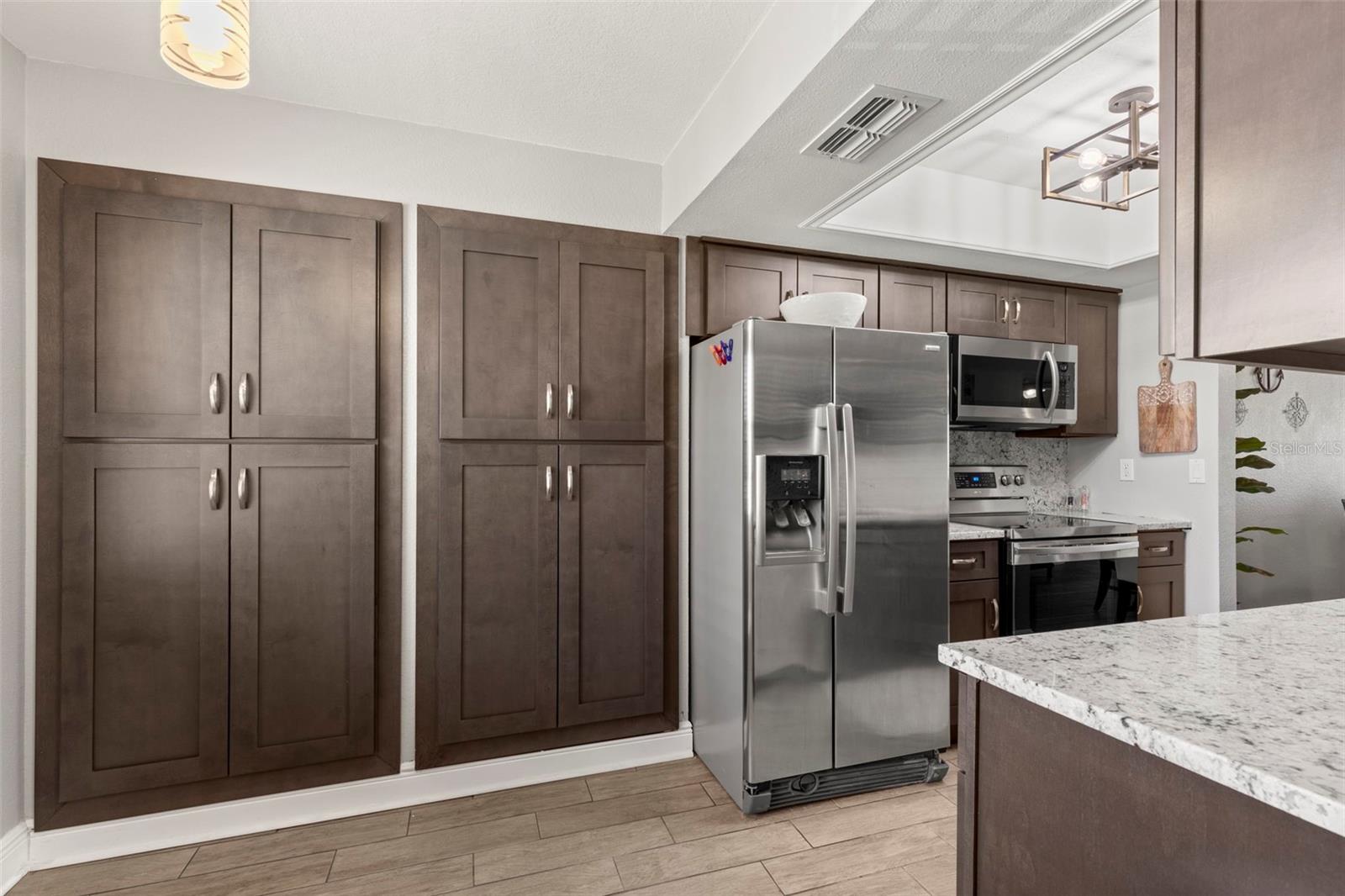 Image 7 of 26 For 5817 Park Street N 406