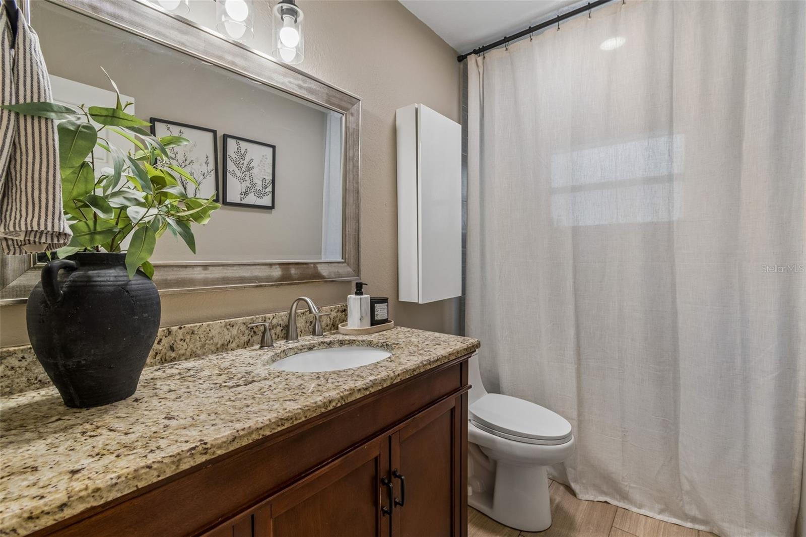 Image 14 of 28 For 11307 Boulevard