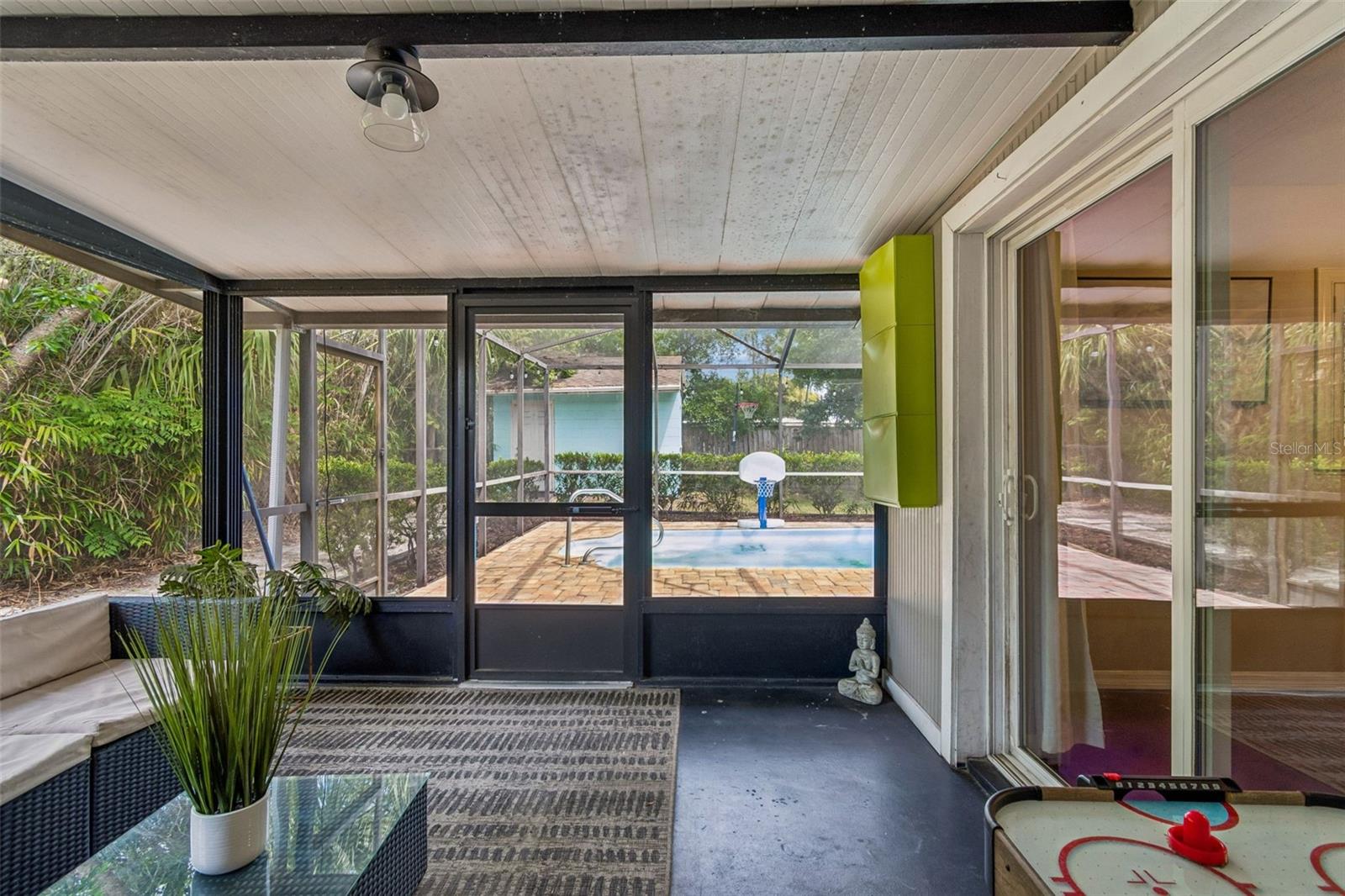 Image 21 of 28 For 11307 Boulevard