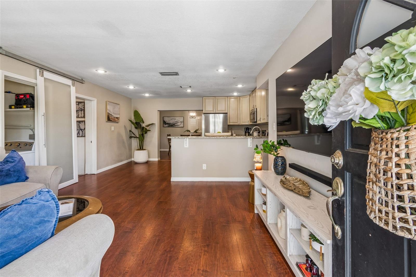 Image 3 of 28 For 11307 Boulevard