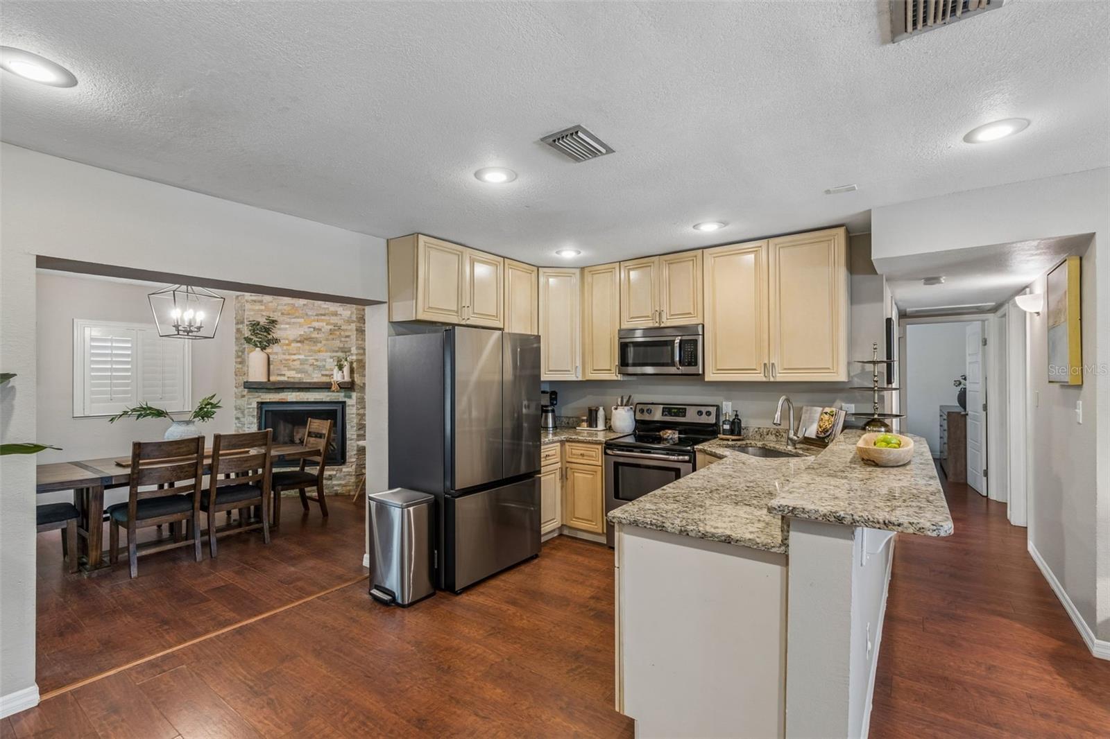 Image 6 of 28 For 11307 Boulevard