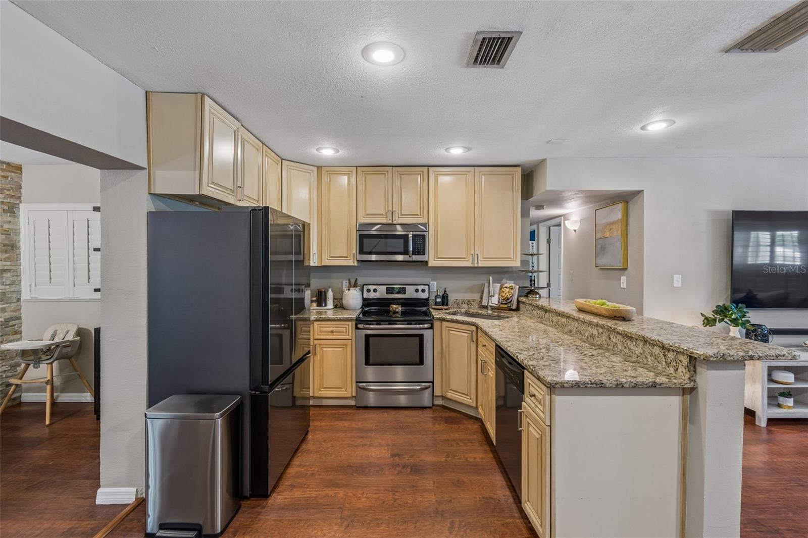 Image 7 of 28 For 11307 Boulevard