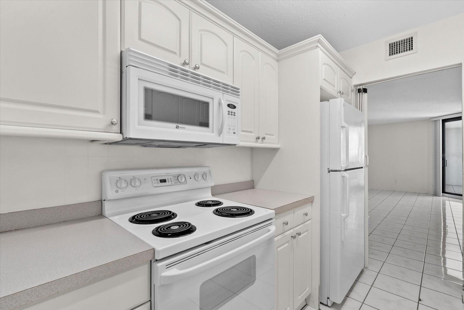 Image 10 of 44 For 4822 Ocean Boulevard 11e