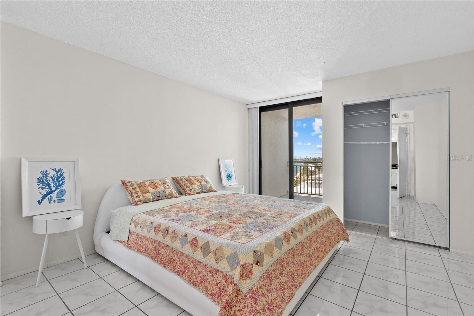 Image 12 of 44 For 4822 Ocean Boulevard 11e