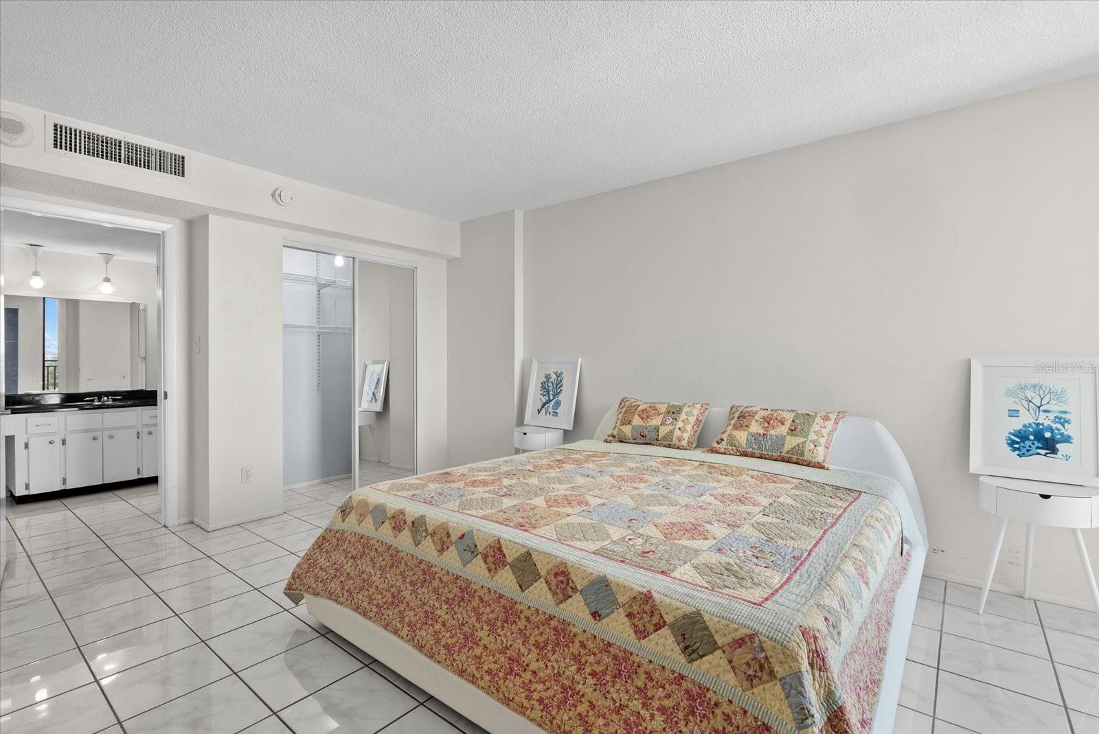 Image 14 of 44 For 4822 Ocean Boulevard 11e