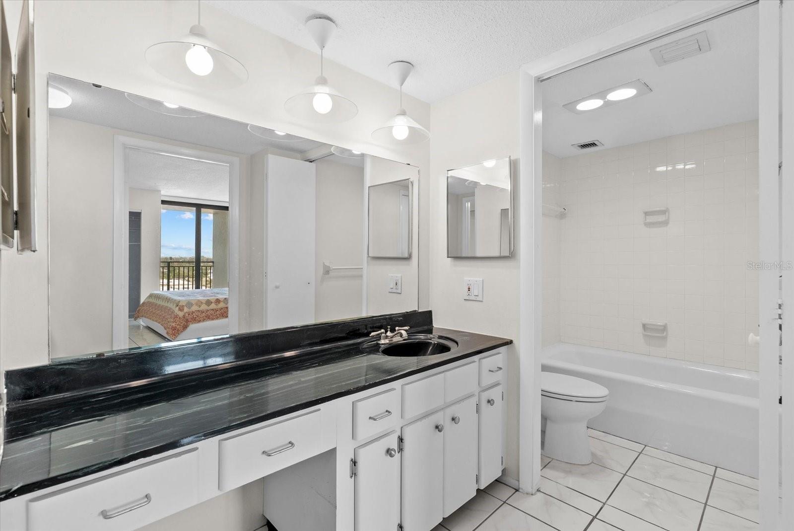 Image 16 of 44 For 4822 Ocean Boulevard 11e